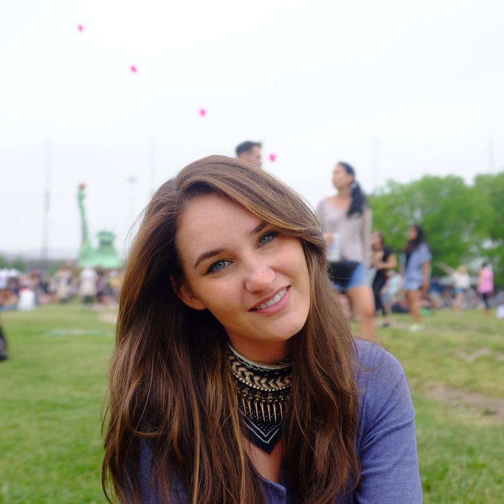 Meet your Posher, Lina